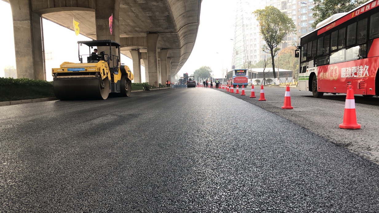 长沙太空金路桥材料有限公司,双钢轮压路机,福格勒沥青摊铺机,AC系列,AF系列,SBS系列
