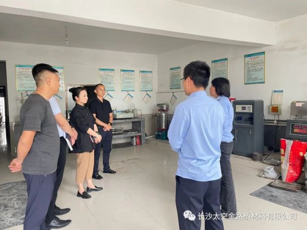 长沙太空金路桥材料有限公司,双钢轮压路机,福格勒沥青摊铺机,AC系列,AF系列,SBS系列