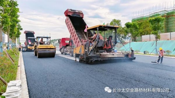 长沙太空金路桥材料有限公司,双钢轮压路机,福格勒沥青摊铺机,AC系列,AF系列,SBS系列 长沙太空金路桥材料有限公司,双钢轮压路机,福格勒沥青摊铺机,AC系列,AF系列,SBS系列