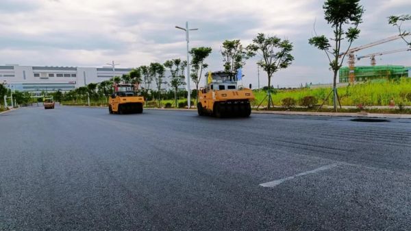 长沙太空金路桥材料有限公司,双钢轮压路机,福格勒沥青摊铺机,AC系列,AF系列,SBS系列 长沙太空金路桥材料有限公司,双钢轮压路机,福格勒沥青摊铺机,AC系列,AF系列,SBS系列