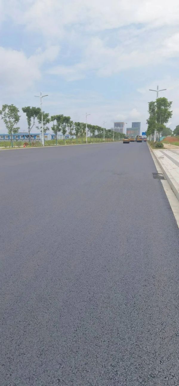 长沙太空金路桥材料有限公司,双钢轮压路机,福格勒沥青摊铺机,AC系列,AF系列,SBS系列 长沙太空金路桥材料有限公司,双钢轮压路机,福格勒沥青摊铺机,AC系列,AF系列,SBS系列