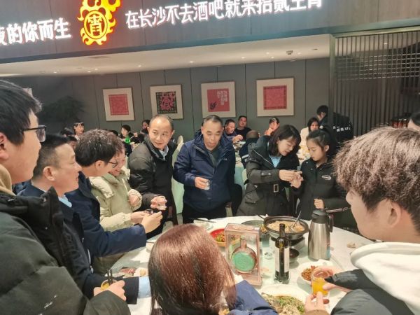 长沙太空金路桥材料有限公司,双钢轮压路机,福格勒沥青摊铺机,AC系列,AF系列,SBS系列 长沙太空金路桥材料有限公司,双钢轮压路机,福格勒沥青摊铺机,AC系列,AF系列,SBS系列